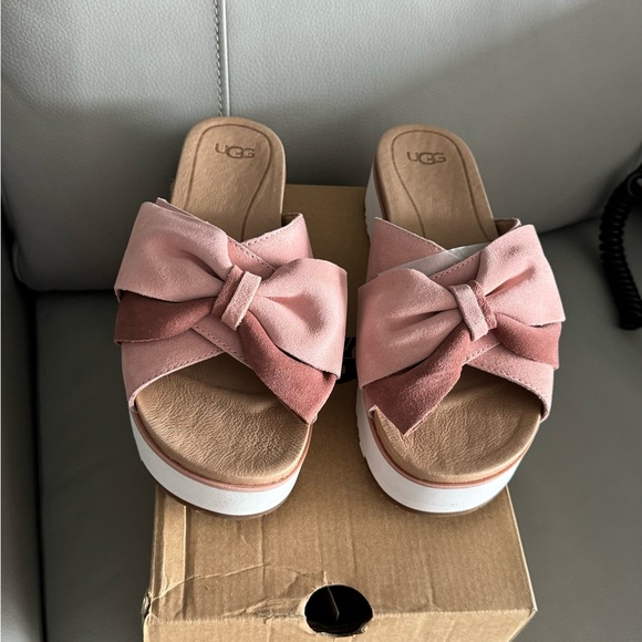 UGG w Joanie 2 tone leather slip-on - Picture 4 of 6